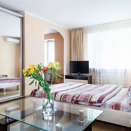 Apartment In Zaporozhye. Antica Zaporizhia Εξωτερικό φωτογραφία